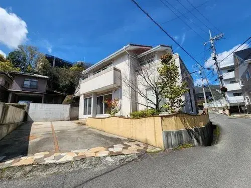 Akiya in 広島市