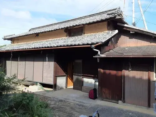 Akiya in Mitoyo
