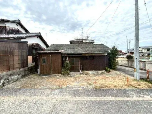 Akiya in 松山市