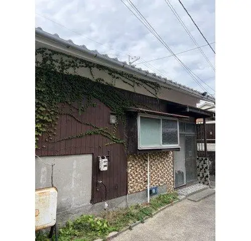 Akiya in 松山市