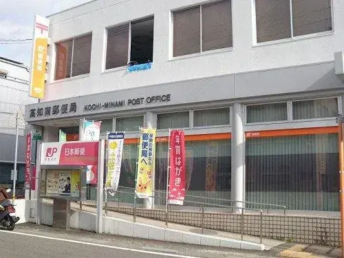 Storage-Rich Two-Story House Kochi City Kochi Prefecture (8)