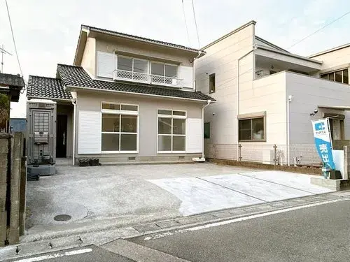 Akiya in Tsukumi