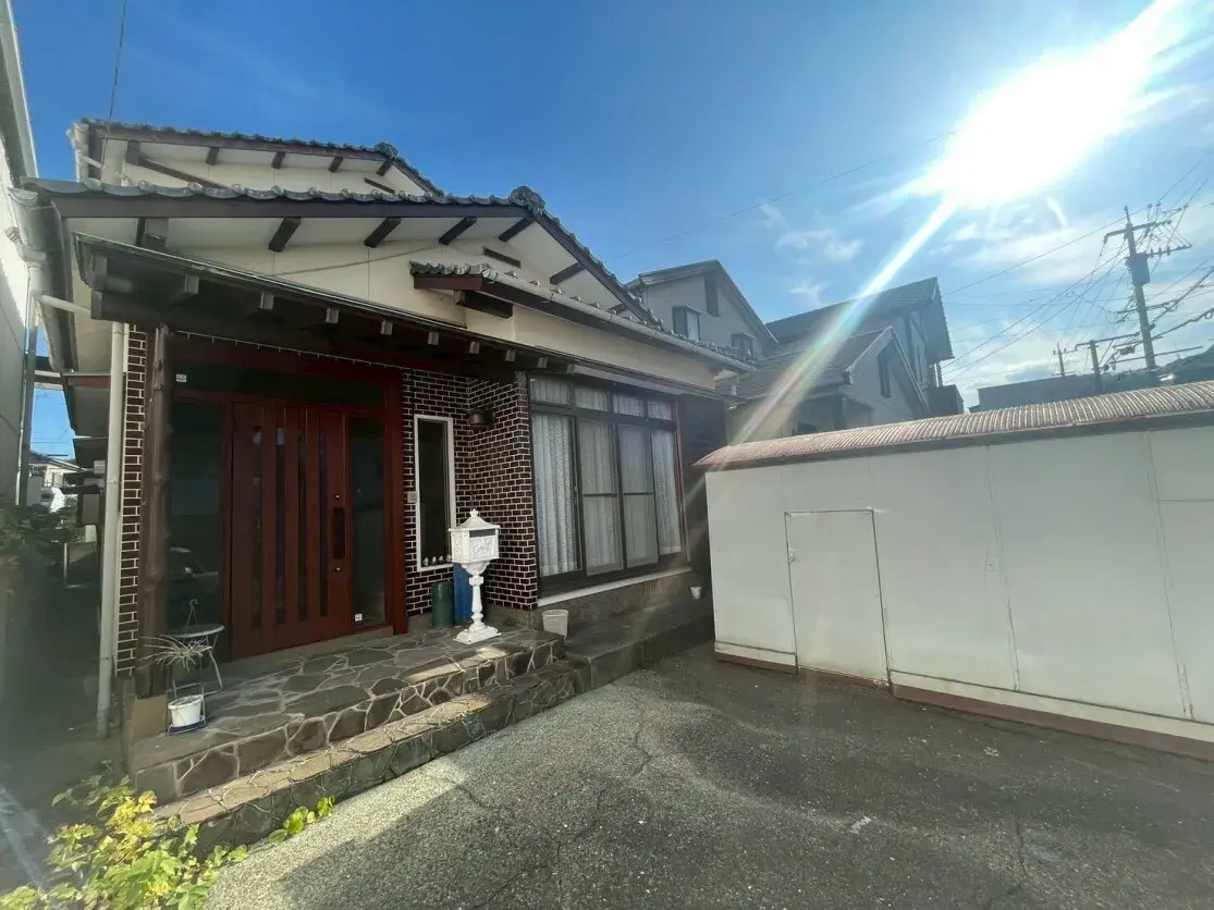 Akiya in Saiki