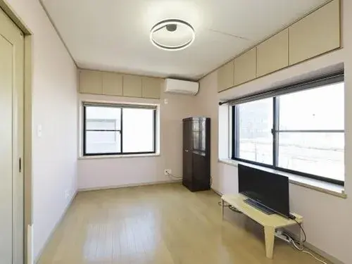 Two-Story Two-Family House Toda City Saitama Prefecture (2)