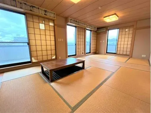2-Story House Matsubushi Town Saitama (5)