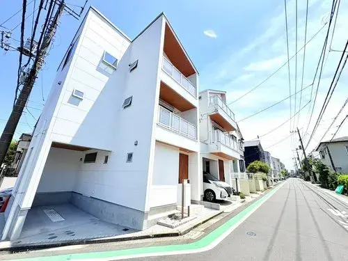 Akiya in Yokohama