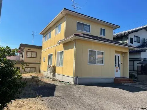 Akiya in Komatsu