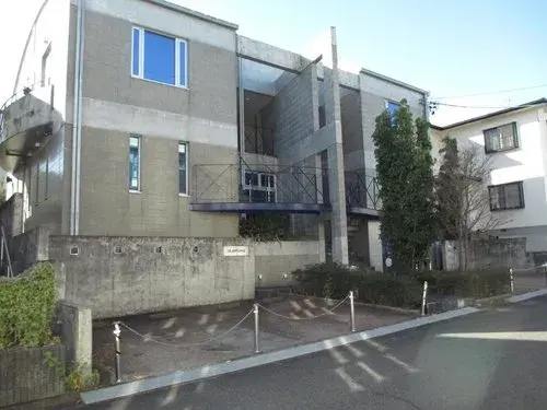 Akiya in Kuwana