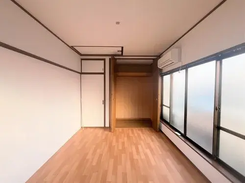 [All Rooms Storage, 3+ Stories, Attic Storage Property] Yao City Osaka Prefecture (3)