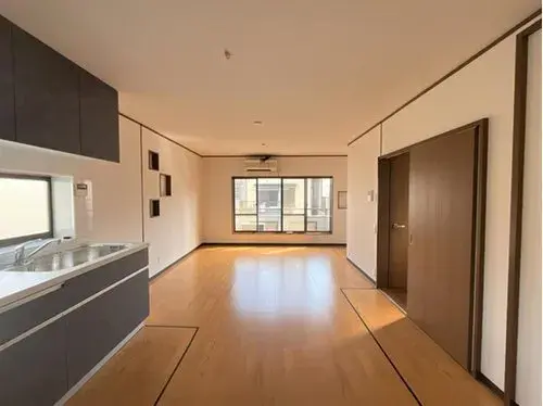 [All Rooms Storage, 3+ Stories, Attic Storage Property] Yao City Osaka Prefecture (6)