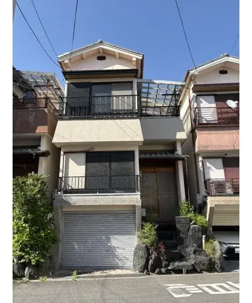 Akiya in Osaka