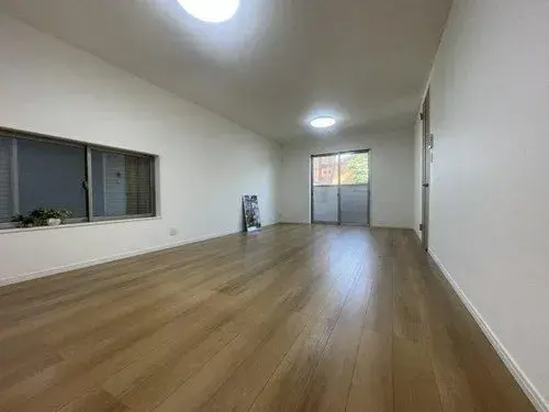 Akiya in Kobe