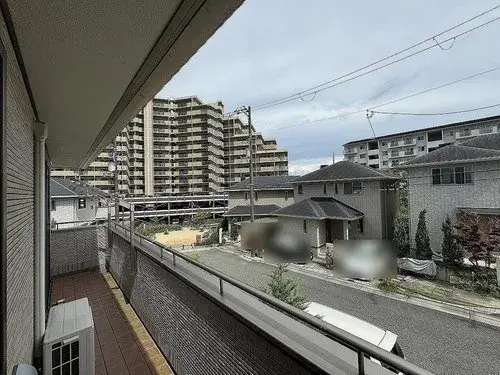 Akiya in Kobe