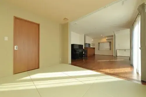 Large LDK Property Aki-gun Higashi-cho Hiroshima Prefecture (2)