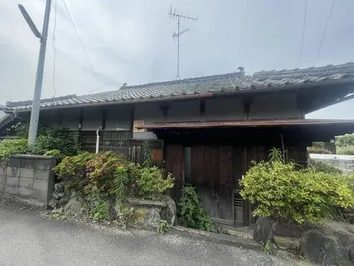 Akiya in Shikokuchuo