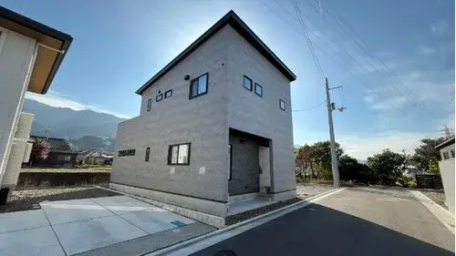 Akiya in Shikokuchūō