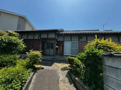 Akiya in Shikokuchuo
