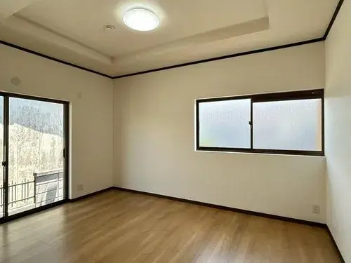 LDK over 18 tatami 2-Story Property Miyakonojo Miyazaki Prefecture (2)