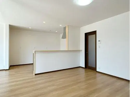LDK over 18 tatami 2-Story Property Miyakonojo Miyazaki Prefecture (4)