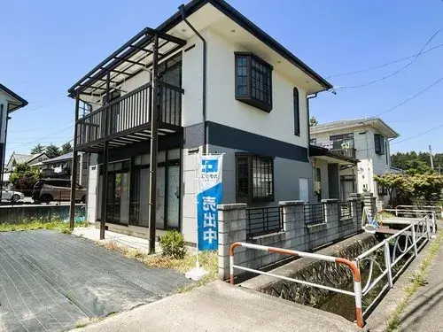 Akiya in Okaya