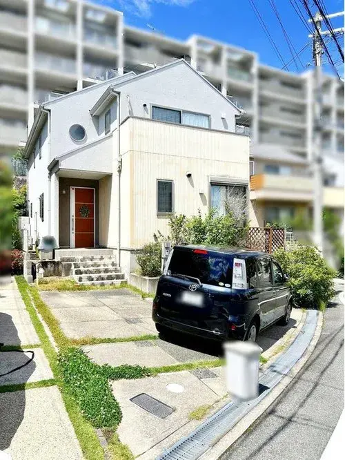 Akiya in Ikeda
