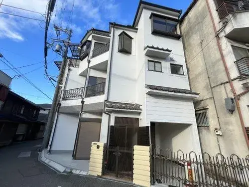 Akiya in Osaka