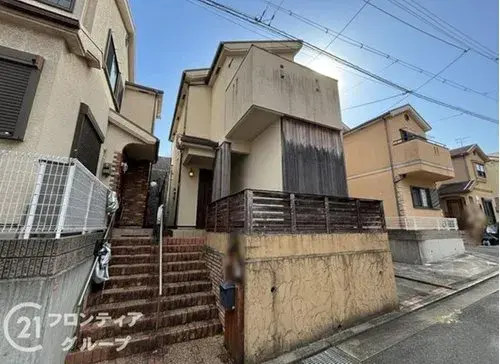 Akiya in Hirakata