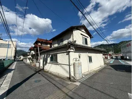 Akiya in Takahashi