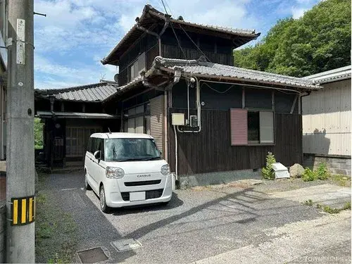 Akiya in Shikokuchuo