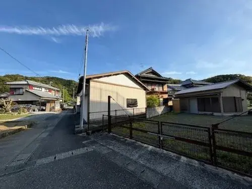 Slide 4