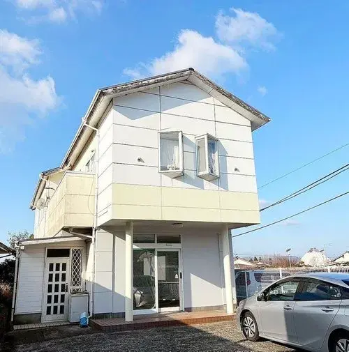Akiya in Izumi