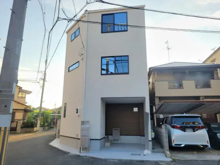 Akiya in Itami