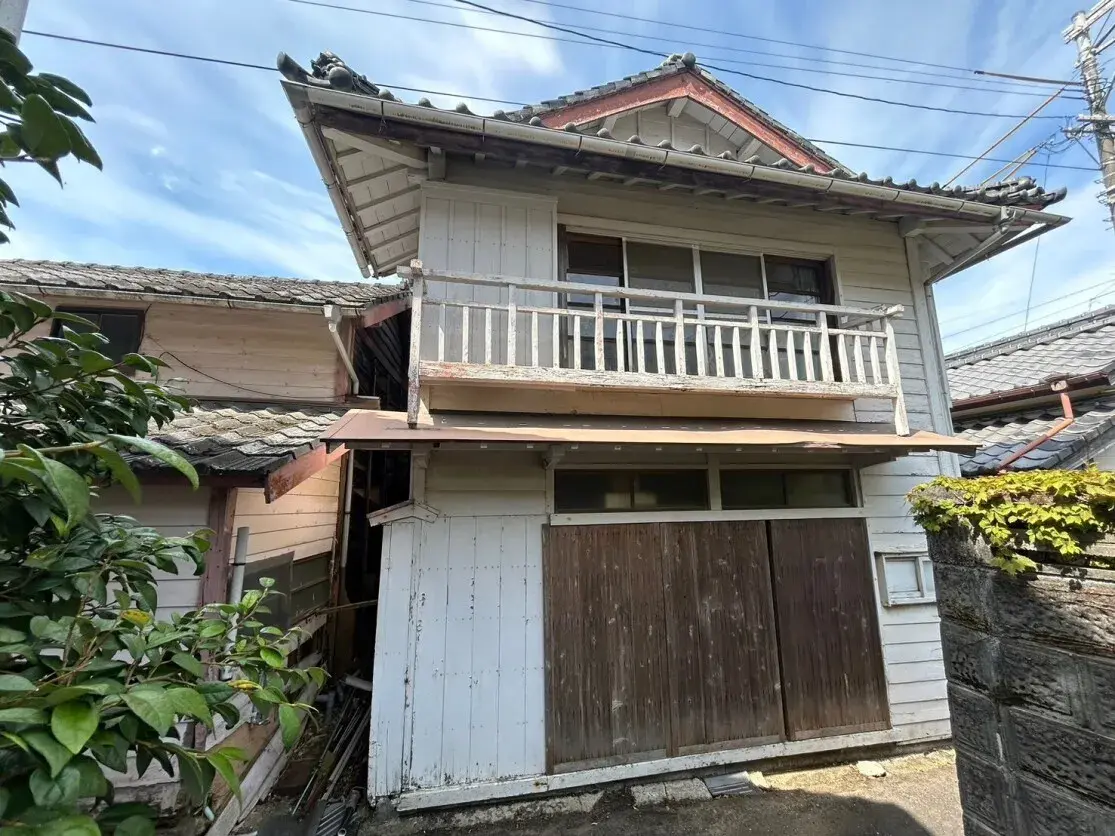 Akiya in Saiki