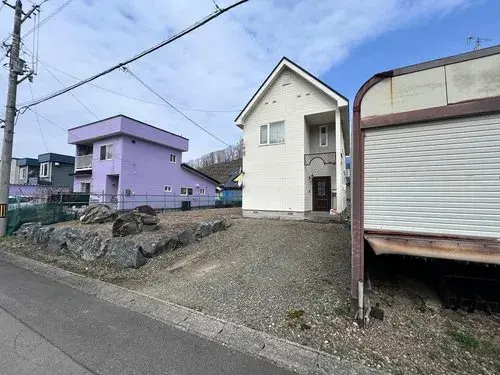 Akiya in Utashinai