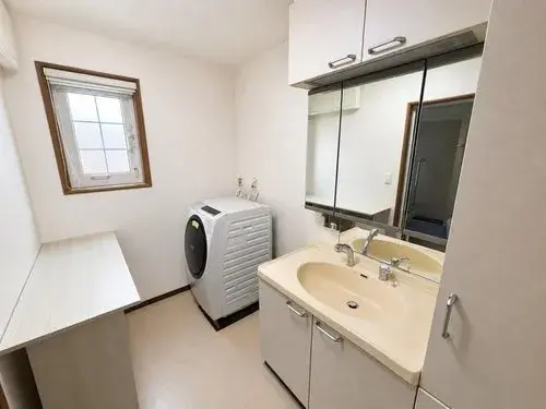 Two-Story House with Large LDK Sapporo Hokkaido (6)