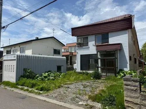 Akiya in Iwamizawa