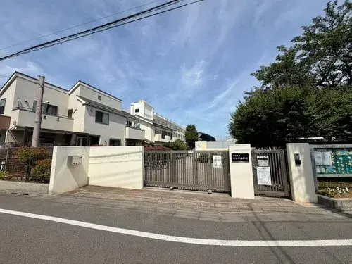 5LDK House in Nerima-ku, Tokyo (5)