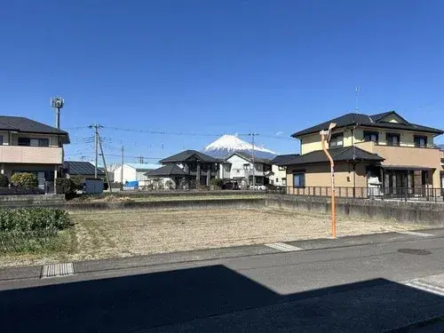 Akiya in Fuji