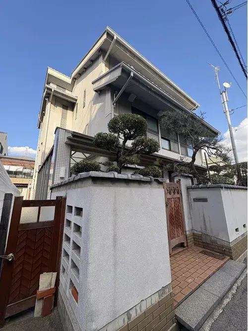 Akiya in Osaka