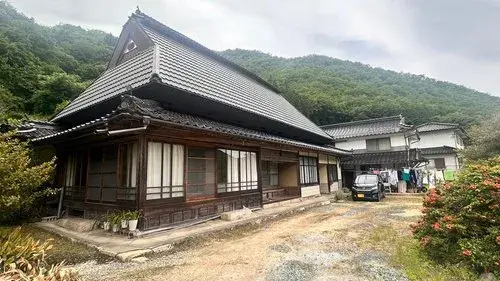 Akiya in Takahashi