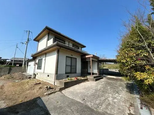 Akiya in Mitoyo