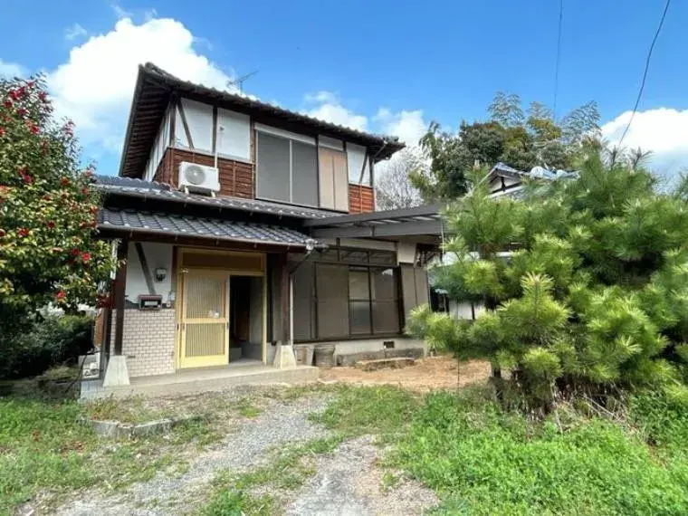 Akiya in Tamana