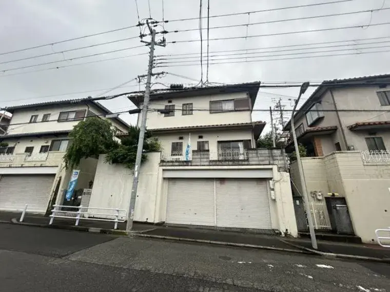 Akiya in Kobe
