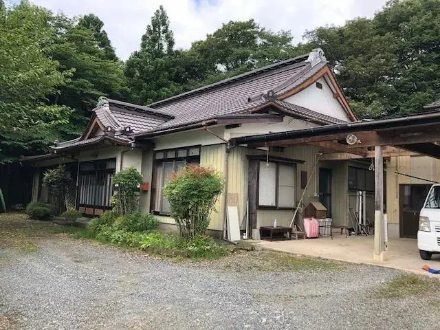Akiya in Tome