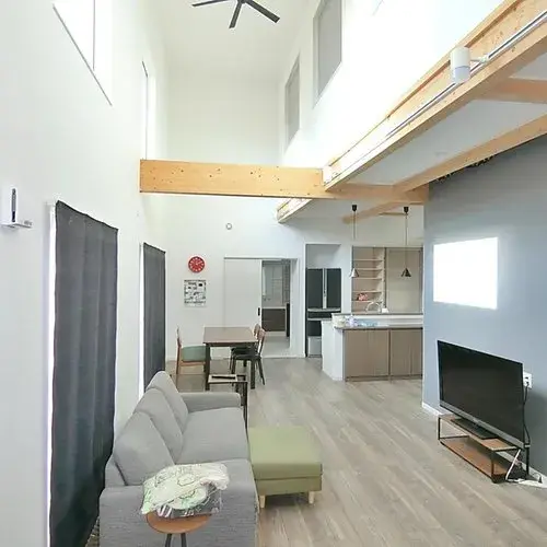Spacious LDK Two-Story Property Muroran Hokkaido (2)