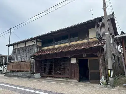 Akiya in Nomi