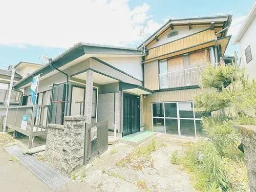Akiya in Fuji