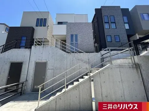Akiya in Obu