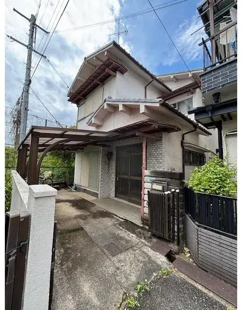Akiya in Hirakata