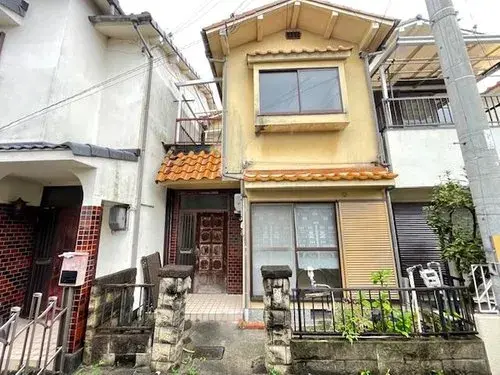 Akiya in Hirakata